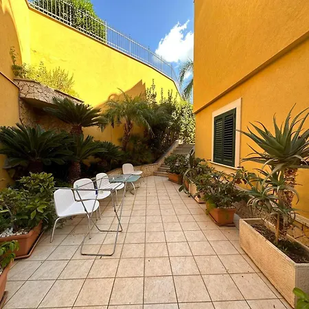 Venere In 18pax Apartment Marina di Ragusa